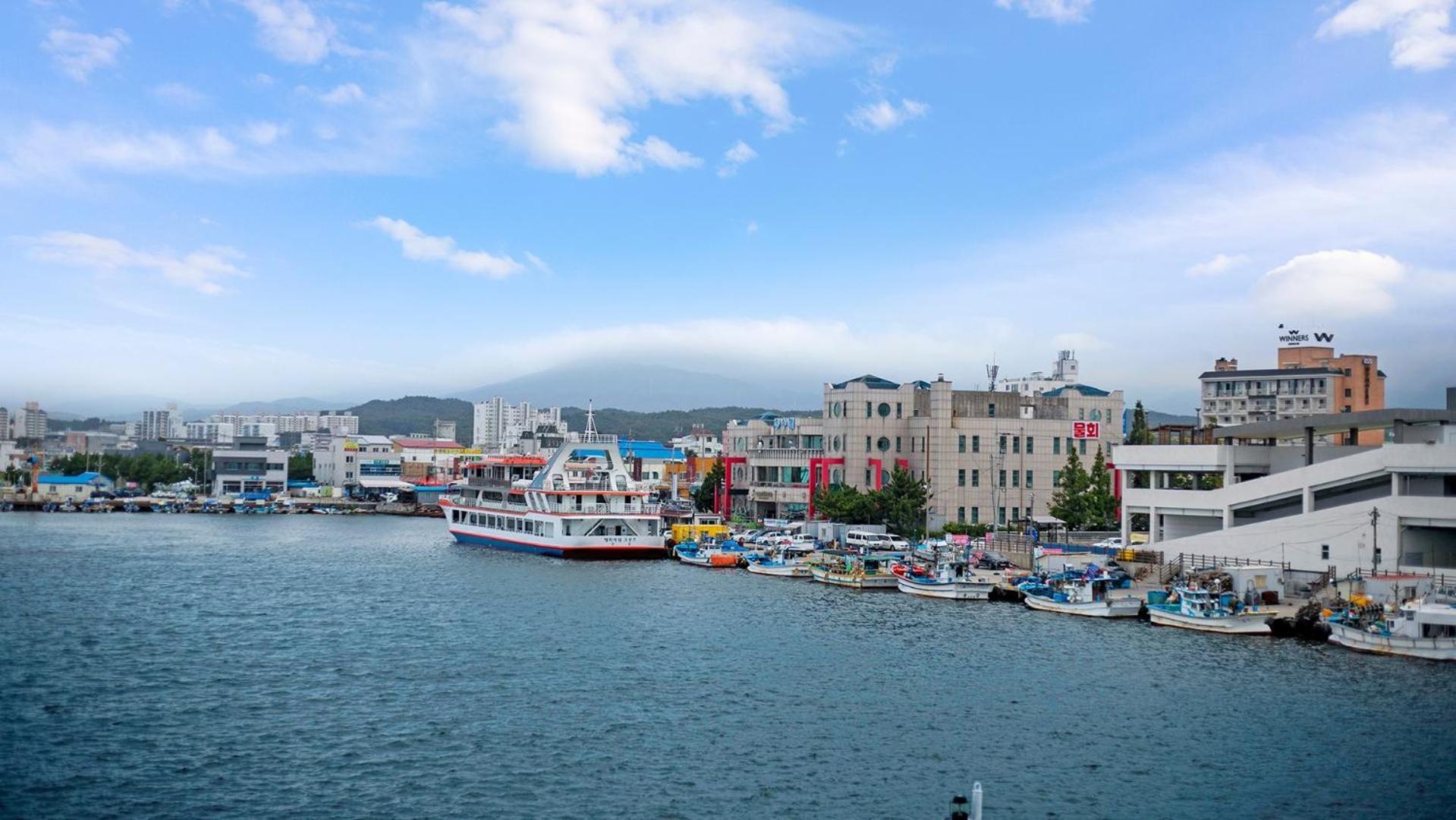 Gangneung Jumunjin Lighthouse Pension Exterior foto